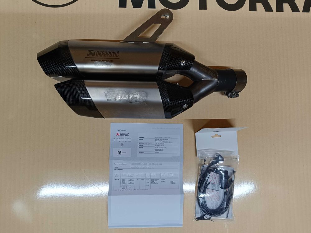 Ponteira Akrapovic BMW R1300 GS ou GSA original BMW - com dano